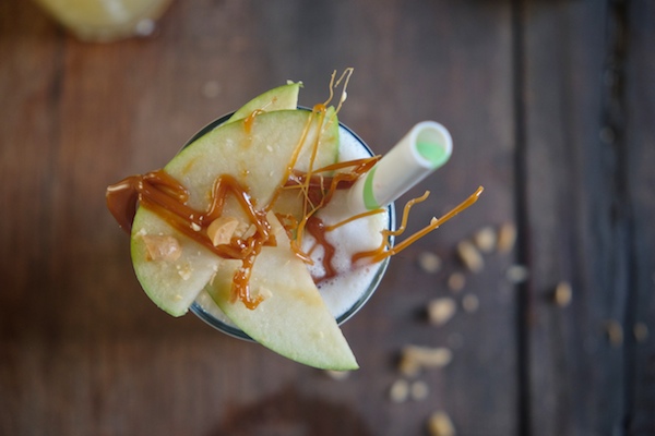 Shake up your dessert game with these Caramel Apple Floats. Find the recipe on Shutterbean.com!
