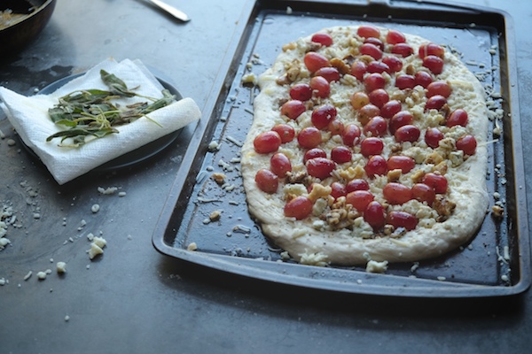 Roasted Grape & Sage Pizza should be added to your Autumn TO DO List! Find the recipe at Shutterbean.com 