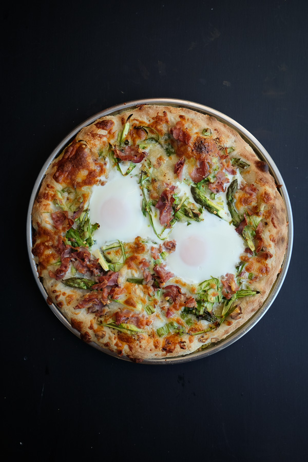 Shaved Prosciutto & Asparagus Pizza with EGG! Find the recipe on Shutterbean.com!