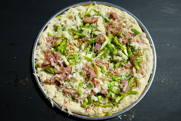 Shaved Prosciutto & Asparagus Pizza with EGG! Find the recipe on Shutterbean.com!