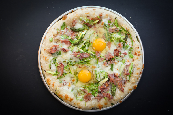 Shaved Prosciutto & Asparagus Pizza with EGG! Find the recipe on Shutterbean.com!