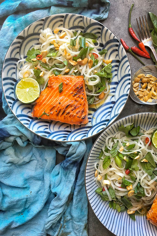 Spicy Asian Noodle Salad with a healthy dinner option for the Summer. Find the recipe on Shutterbean.com!