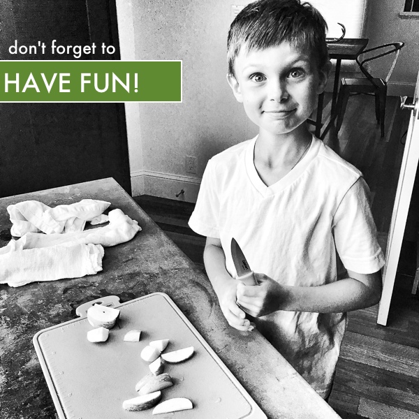 Helpful ideas to get Kids in the Kitchen on Shutterbean.com. Get them curious & engaged!