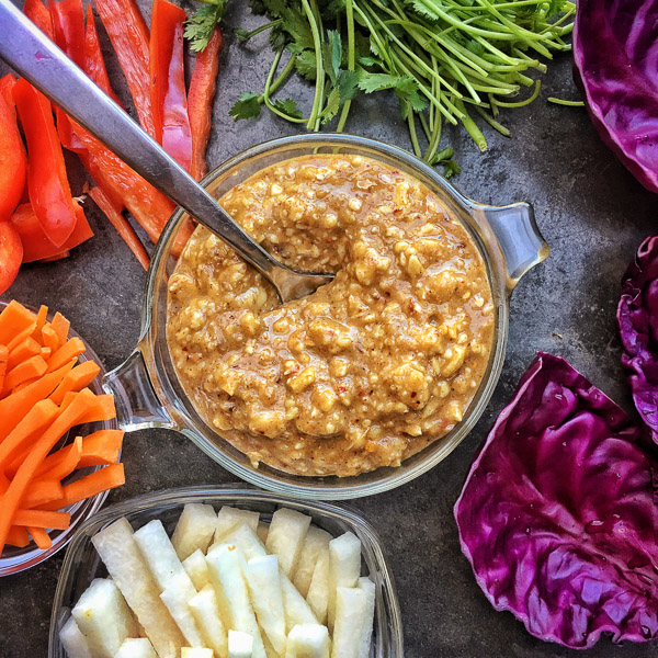 A mostly raw, totally vegan recipe that's incredibly satisfying. Find the recipe for these Spicy Mango Chile Wraps on Shutterbean.com!