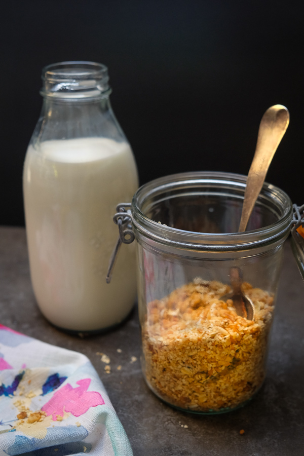 Cereal for dinner? YES PLEASE. Check out the recipe for these Tahini Rice Crispies on Shutterbean.com #foodlovesmilk #gotnightcereal