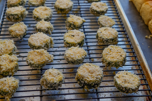 Zucchini Parmesan Sliders are a real crowd pleaser. Vegetarian too! Find the recipe on Shutterbean.com