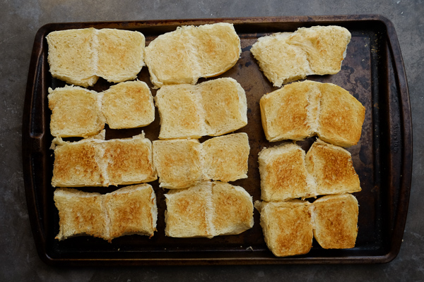 Zucchini Parmesan Sliders are a real crowd pleaser. Vegetarian too! Find the recipe on Shutterbean.com