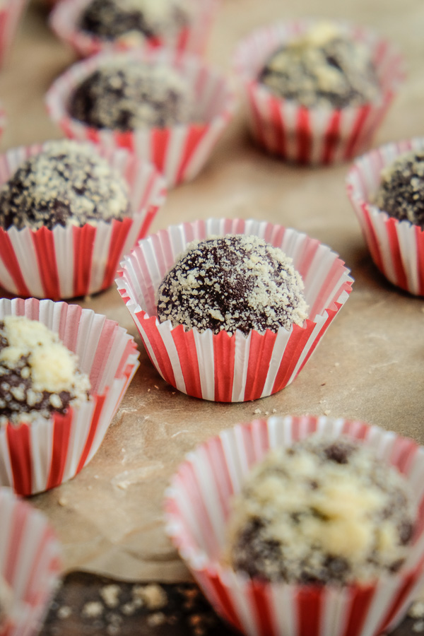 Win people's hearts with Chocolate Earl Grey Tea Truffles. Find the recipe on Shutterbean.com!