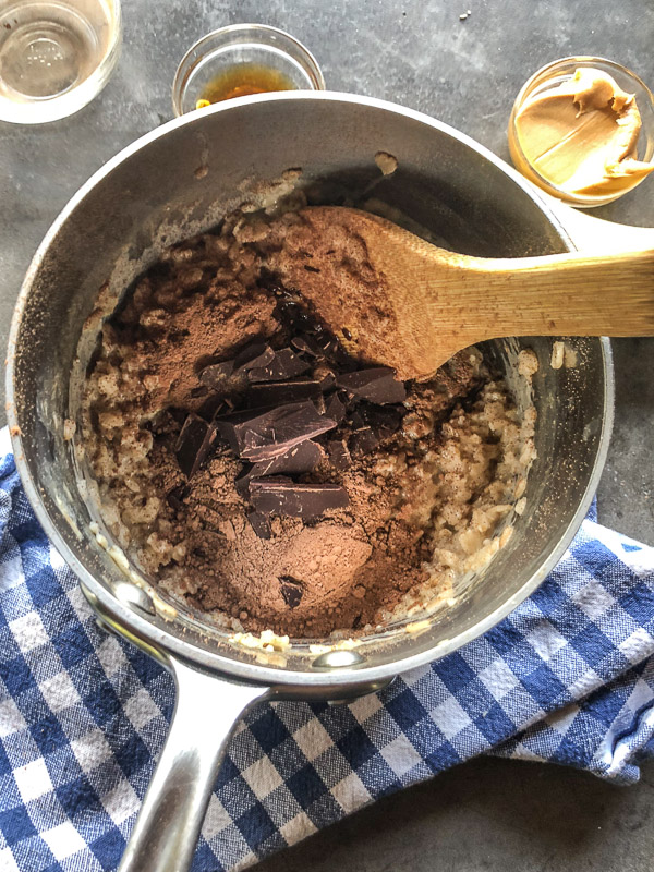 Start the morning off with a little indulgent treat! Check out the recipe for this Chocolate Peanut Butter Oatmeal on Shutterbean.com