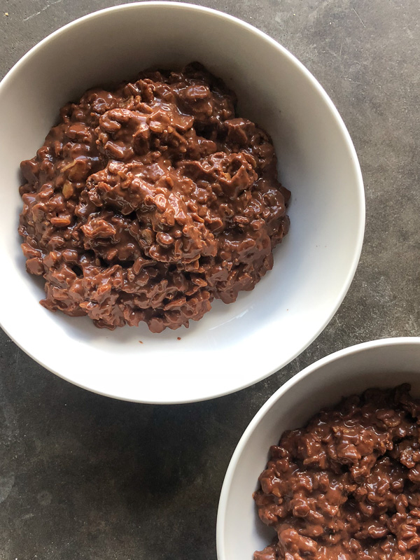 Start the morning off with a little indulgent treat! Check out the recipe for this Chocolate Peanut Butter Oatmeal on Shutterbean.com