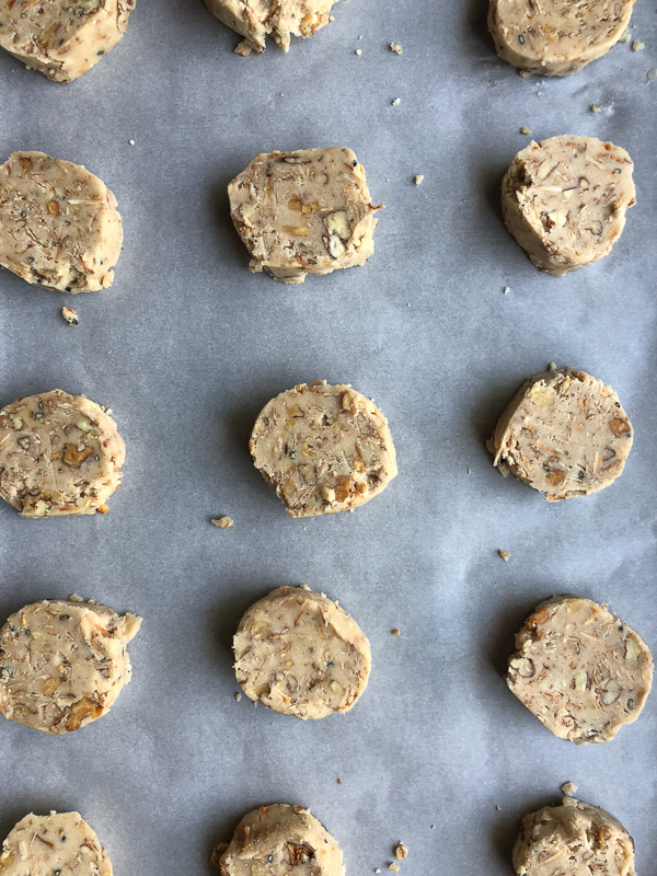 Say hello to your new favorite dessert- Granola Cookies! They're buttery, crispy & crunchy. Find the recipe on Shutterbean.com