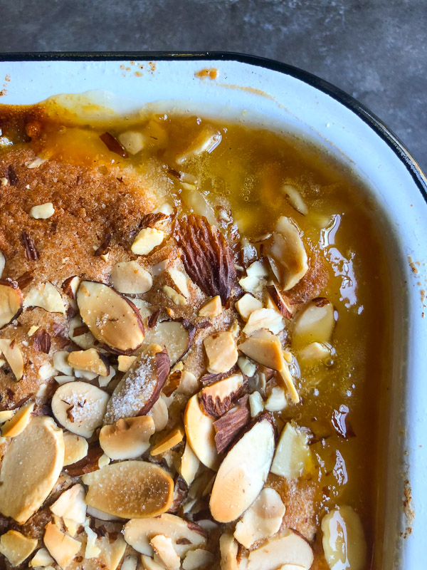 Apricot Almond Cake for summer parties! Find the recipe on Shutterbean.com