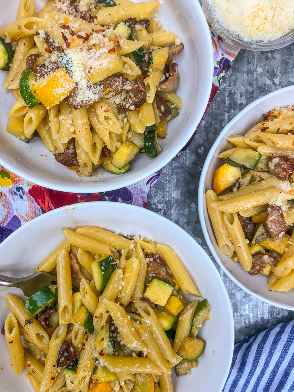 Creamy Zucchini Carbonara made with fresh zucchini and crispy bacon! Find the recipe on Shutterbean.com