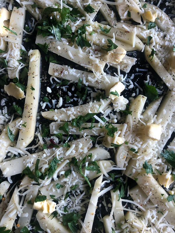 Want to impress dinner guests? Make these crispy Italian Fries! A combination of melted cheese and Italian herbs will level up your baked oven fry game. Recipe on Shutterbean.com!