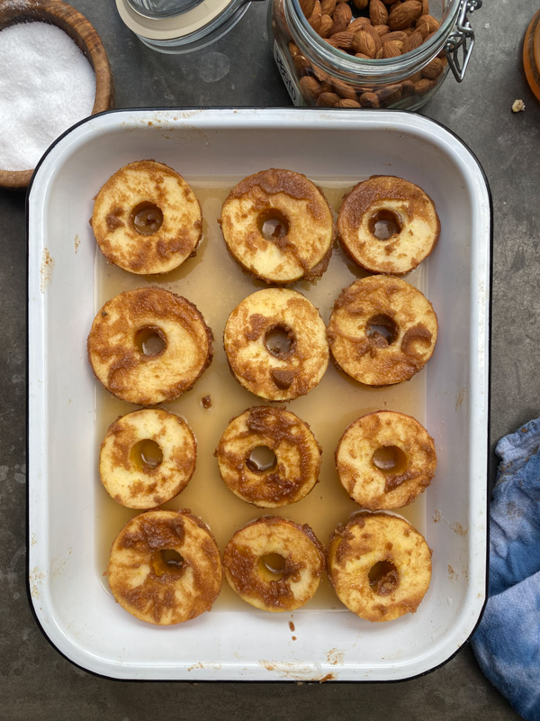 Baked Apples with Oat Crumble