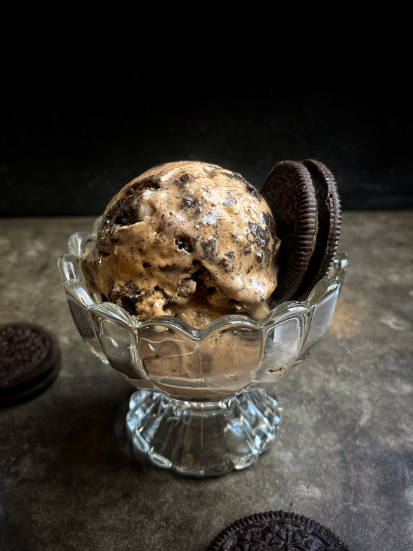 Coffee Oreo Ice Cream- find the recipe on Shutterbean.com