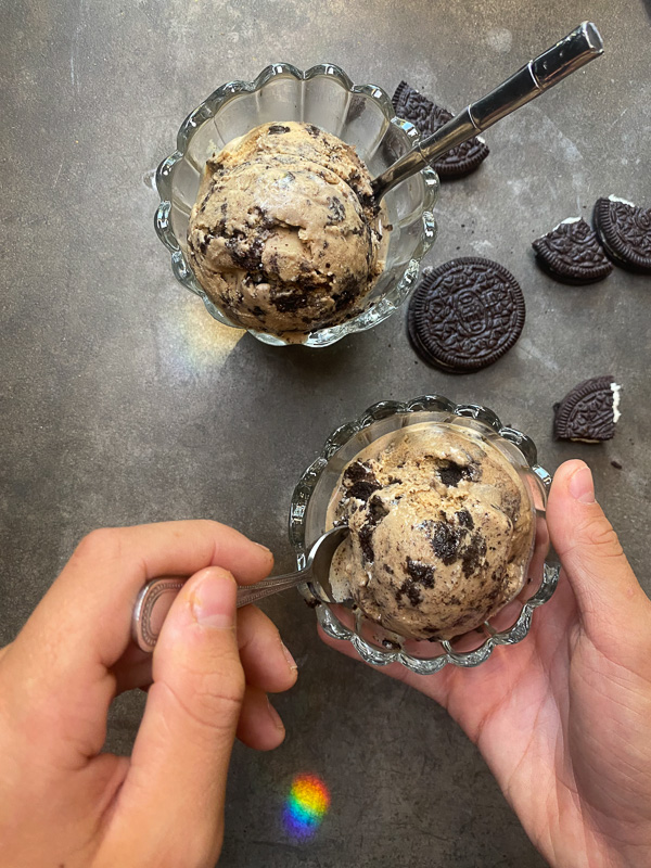 Coffee Oreo Ice Cream- find the recipe on Shutterbean.com