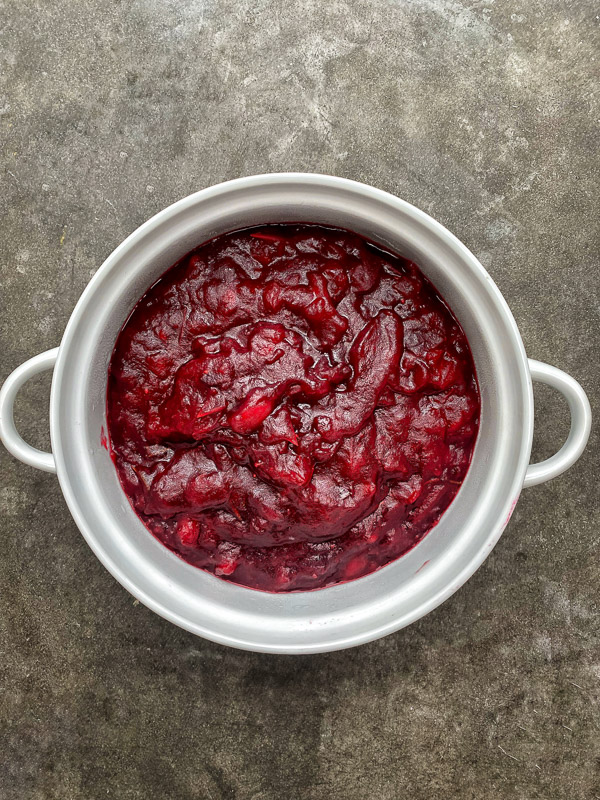 Make your own cranberry sauce! Tracy from Shutterbean shares her Homemade Cranberry Sauce recipe!