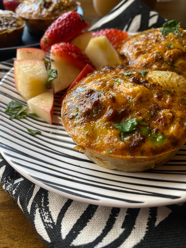 Chorizo Potato Egg Bites are a great way to get protein in during the week. Add them to your meal prep! #shutterbeanmealprep