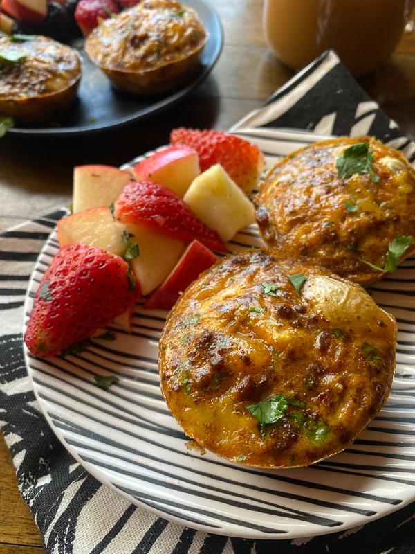 Chorizo Potato Egg Bites are a great way to get protein in during the week. Add them to your meal prep! #shutterbeanmealprep