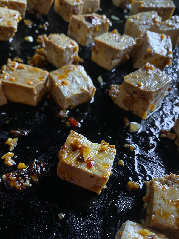 Baked Tofu is a meal prep staple! Find the recipe for Baked Tofu by Tracy Benjamin of shutterbean- #shutterbeanmealprep