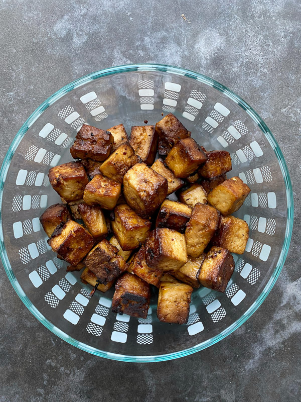 Baked Tofu is a meal prep staple! Find the recipe for Baked Tofu by Tracy Benjamin of shutterbean- #shutterbeanmealprep