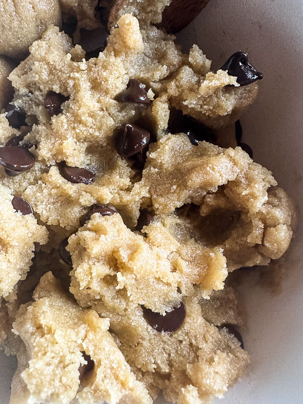 Almond Flour Chocolate Chip Cookies are gluten free, made with olive oil and dairy free! Find the recipe on shutterbean.com