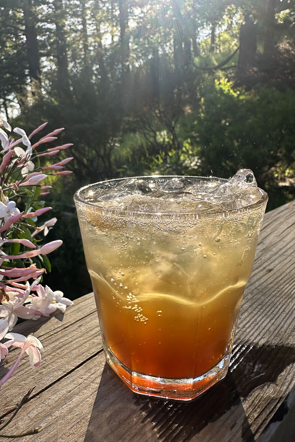 You can make Earl Grey Soda with a sweet tea & sparkling water! Find the recipe at Shutterbean.com! 