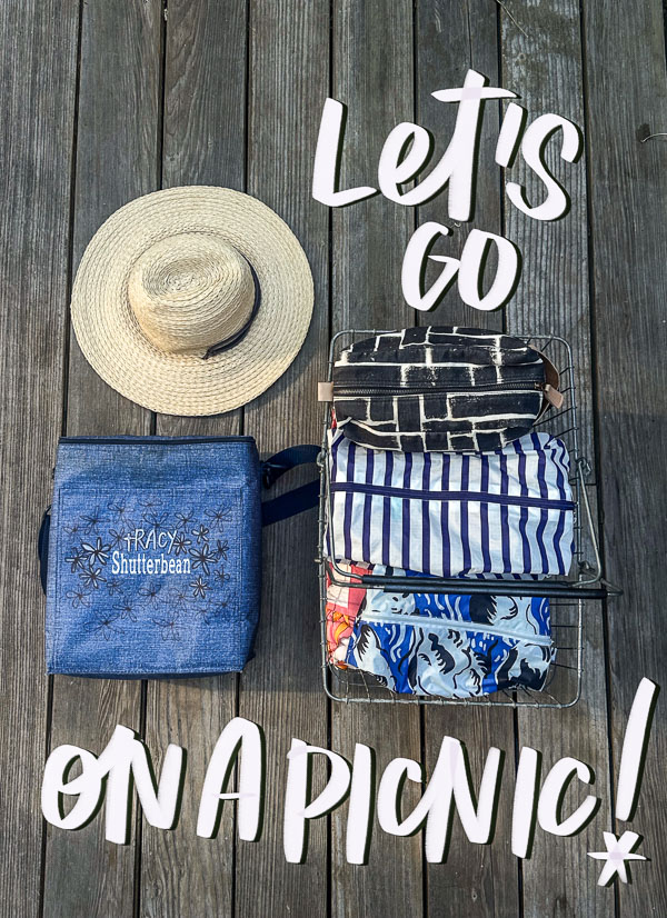From blankets to beverages, this all-in-one picnic packing checklist from Shutterbean helps you prep the perfect outdoor meal. Save this guide for easy picnic planning all season long.